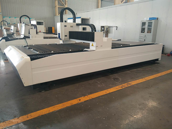 1000W 2000W 3000W 4000W 6Kw laserski rezalni stroj za kovinsko ploščo